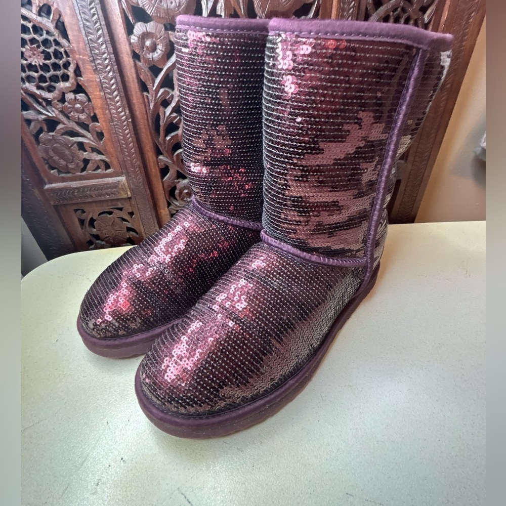 UGG Classic Short Sparkles Port Sheepskin Boots Women Size 8